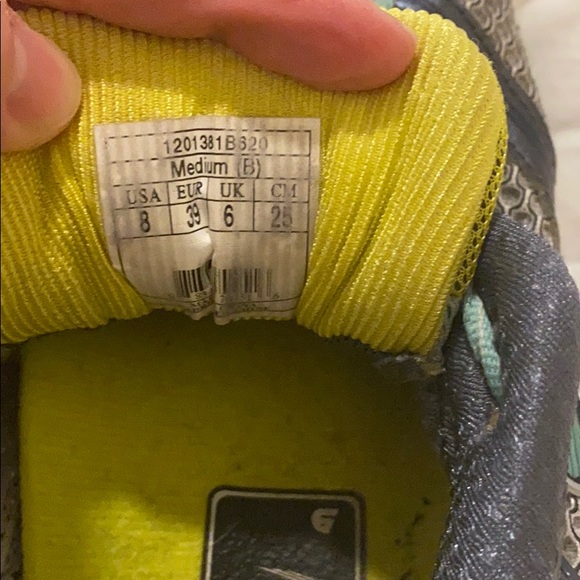 Brooks ghost running shoes - Picture 3 of 4